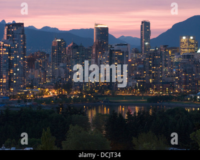 FALSE CREEK SKYLINE VON DOWNTOWN VANCOUVER BRITISH COLUMBIA KANADA Stockfoto