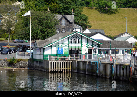 Ambleside Pier am Lake Windermere, Lake District National Park - Haltepunkt für Dampfschiffe von Bowness. Stockfoto