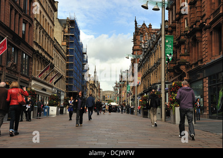 Shopper in Buchanan Street, Glasgow, Schottland Stockfoto