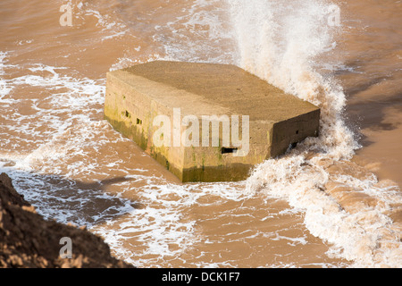 Einen zweiten Weltkrieg Pillenbox am Strand in der Nähe von Aldbrough auf Yorkshires Ostküste, UK Stockfoto