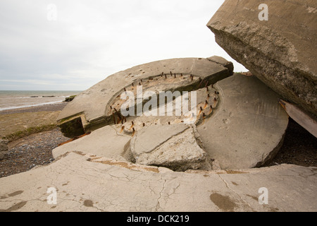 Die Überreste einer Pistole Einlagerung an der Godwin-Batterie am Strand von Kilnsea an der Spitze der Spurn point Stockfoto