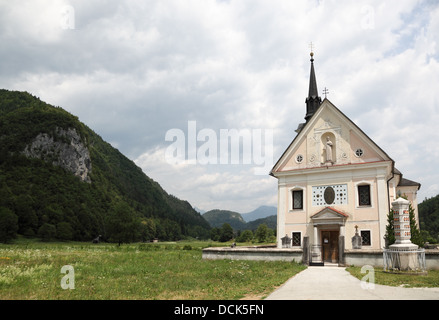 Kirche St. Margaret in Bohinjska Bela, in der Nähe von Bled, Slowenien im Sommer Stockfoto