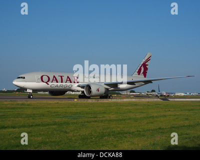 A7-BFE Qatar Airways Cargo Boeing 777-FDZ - Cn 39644 Rollen 18july2013 Pic-007 Stockfoto