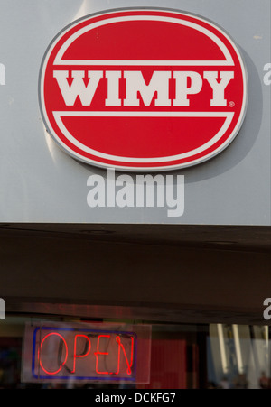 19.08.2013 Wimpy und offene Restaurant Zeichen, Southend-on-sea Stockfoto