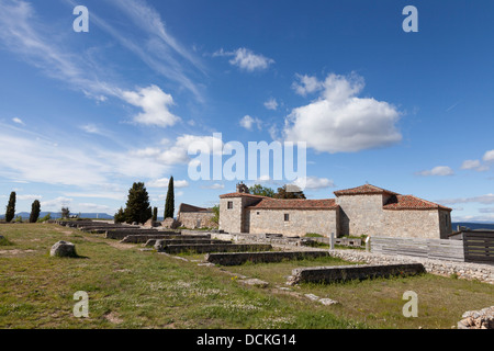 Hermitage, erbaut auf den Ruinen der römischen Stadt von Clunia in Burgos Provinz - Kastilien und León, Spanien Stockfoto