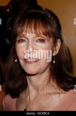 Barbara Feldon zweijähriges Jubiläum der Off-Broadway-Produktion von "Liebe, Verlust und was ich stehts" am B. Smith Restaurant New York City, USA - 06.10.11 Stockfoto