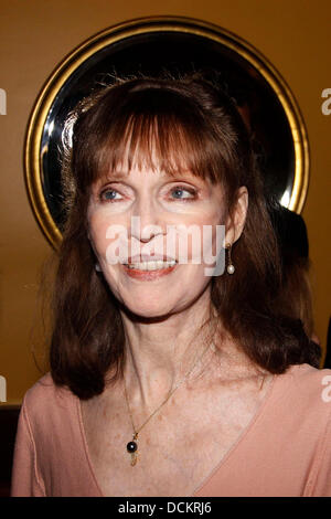 Barbara Feldon zweijähriges Jubiläum der Off-Broadway-Produktion von "Liebe, Verlust und was ich stehts" am B. Smith Restaurant New York City, USA - 06.10.11 Stockfoto