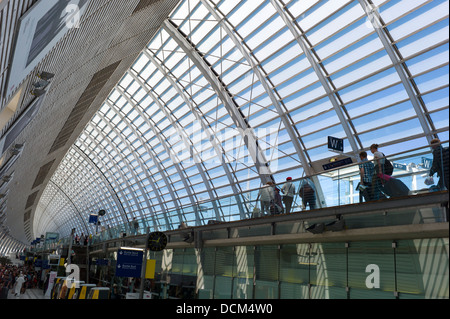 Gare d ' Avignon TGV diese Station wurde 2001 eröffnet, wurde von der SNCF, Jean-Marie Duthilleul und Jean-François Blassel konzipiert. Stockfoto