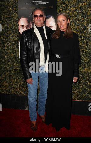 Peter Fonda und Margaret DeVogelaere LA Premiere von Sony Pictures Classics "eine gefährliche Methode" - Ankünfte Beverly Hills, Kalifornien - 19.10.11 Stockfoto