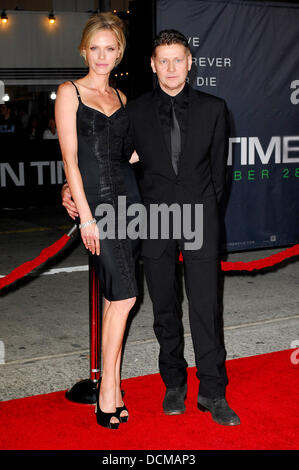 Rachel Roberts, Andrew Niccol die Premiere von "In Time" statt im Regency Village Theatre - Ankünfte Wstwood, Kalifornien - 20.10.11 Stockfoto