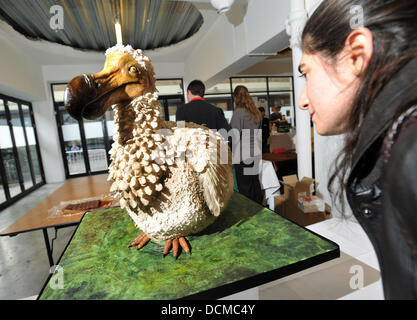 Dodo Bird Kuchen erstellt von Michelle Wibowo experimentelle Essen Gesellschaft spektakulär - Ausstellung fand in der Truman Brewery. London, England - 21.10.11 Stockfoto