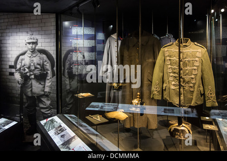 Deutsch erste Weltkrieg einer Uniformen und WWI zeigte im West-Flandern In Flanders Fields Museum, Ypern, Belgien Stockfoto