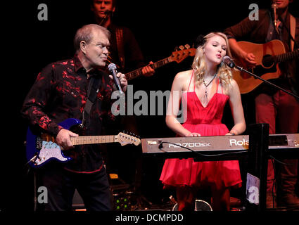 Glen Campbell Durchführung seiner "guten Zeiten - The Final Farewell" tour in Liverpool Philharmonic Hall Liverpool, England - 25.10.11 Stockfoto