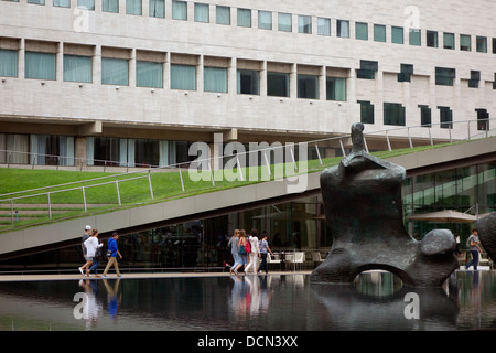 Außenseite des Juilliard im Lincoln Center Stockfoto