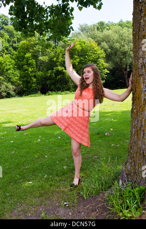 Teen Girl in einem park Stockfoto