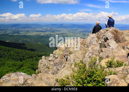 Wanderer in der Nähe von Appalachian Trail, Stony Mensch Berg, Shenandoah-Nationalpark, Virginia, usa Stockfoto