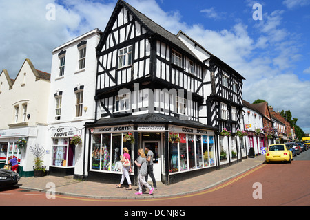 Fachwerkbauten im Marktplatz, Newent, Gloucestershire, England, Vereinigtes Königreich Stockfoto