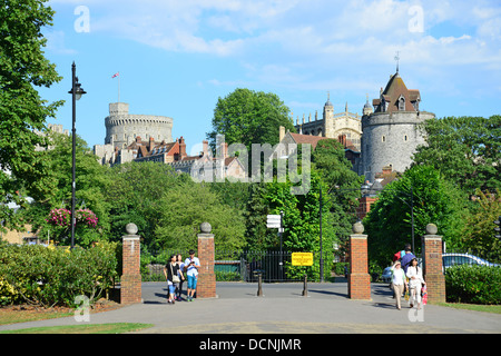 Windsor Castle von Alexandra Gardens, Windsor, Berkshire, England, Vereinigtes Königreich Stockfoto