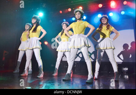 Tokio, Japan. 19. August 2013. Kreide-Pop, 19. August 2013: Tokio, Japan: koreanische Girlgroup Crayon Pop führen Sie während ihrer Tour "Jumping mit Tokyo" in Tokio, Japan, am 19. August 2013. © Aflo Co. Ltd./Alamy Live-Nachrichten Stockfoto