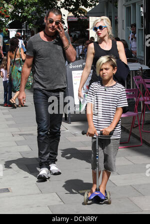 London, Großbritannien, 20. August 2013. Gavin Rossdale, Gwen Stefani und Kingston Rossdale gesehen in Primrose Hill © WFPA/Alamy Live-Nachrichten Stockfoto