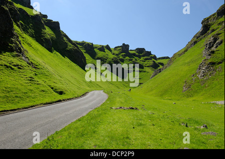 Die Straße durch Winnats passieren Derbyshire England uk Stockfoto