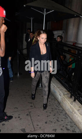 Chloe Green verlassen den Kampf der Geschlechter party im Aura Nachtclub London, England - 01.11.11 Stockfoto