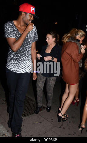 Chloe Green verlassen den Kampf der Geschlechter party im Aura Nachtclub London, England - 01.11.11 Stockfoto