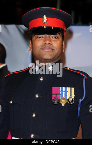 Lanze-Obergefreites Johnson Beharry VC "Michael Jackson: The Life of ein Symbol" Filmpremiere bei Empire Leicester Square - Ankünfte statt. London, England - 02.11.11 Stockfoto
