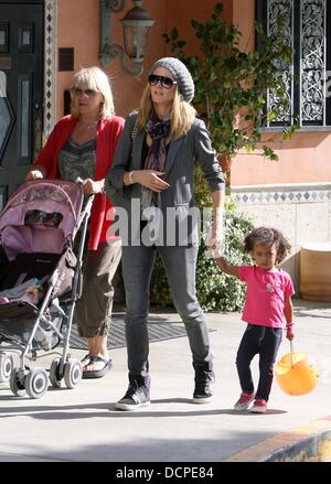 Heidi Klum Einkaufen mit ihrer Tochter Lou und Mutter Erna in Brentwood Brentwood, Kalifornien - 03.11.11 Stockfoto