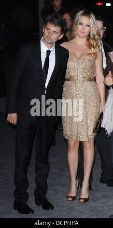 Matthew Bellamy und Kate Hudson LACMA Kunst und Film-Gala zu Ehren von Clint Eastwood und John Baldessari im LACMA Los Angeles, Kalifornien - 05.11.11 Stockfoto