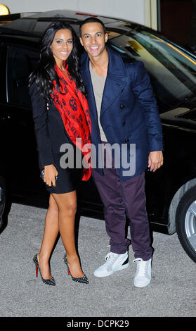 Rochelle Wiseman aka Rochelle Humes der Samstage und Marvin Humes von JLS, bei der X Faktor Fountain Studios London, England - 06.11.11, Stockfoto