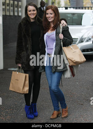 Sophie McShera und Amy Nuttall im ITV Studios London, England - 07.11.11 Stockfoto