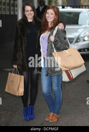 Sophie McShera und Amy Nuttall im ITV Studios London, England - 07.11.11 Stockfoto