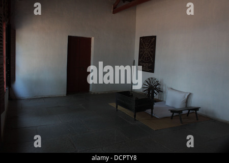 Einen anderen Winkel der Sabarmati Ashram, Gujarat, Indien, wo Mahatma Gandhi lebte. Gandhi führte Indien auf die Freiheit von der britischen Herrschaft. Stockfoto