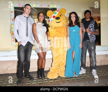 Alexandra Burke, Tamara Ecclestone, Streifenhörnchen und Kevin Pietersen feiern den Start ihrer Fashion-Sortiment für die BBC Kinder brauchen Celebrity Style bei Debenhams London, England - 09.11.11 Challenge Stockfoto