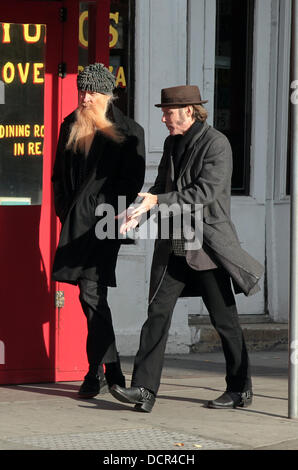 Billy Gibbons unterwegs in Manhattan New York City, USA - 11.11.11 Stockfoto