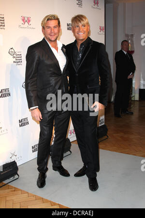 Gary Cockerill und Phil Turner Great Ormond Street Children es Krankenhaus Fundraising-Dinner London, England - 14.11.11 Stockfoto