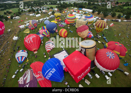 Bristol International Balloon Fiesta 2013 zeigt die Masse Aufstieg und die Landung von mehr als 100 Ballons bei dieser jährlichen Veranstaltung. eine UK Stockfoto