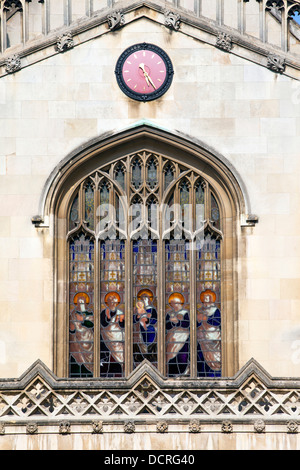 Glasmalereien in den Fenstern der Kapelle des Corpus Christi College Cambridge University, Cambridge, UK Stockfoto