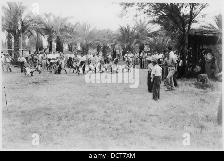 CCC Camp BR-74 Yuma Project, Gadsden Park, Arizona, Foto von Enrollees mit einem Schubkarren-Rennen in Gadsden Park auf... - 293562 Stockfoto