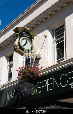 Falmouth eine Küstenstadt in Cornwall England UK Marks und Spencer Uhr Stockfoto