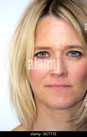 Edith Bowman (DJ / Moderator) an der Gala Premiere Screening von "Any Day Now", Apollo Piccadilly, 20. August 2013, London. Stockfoto