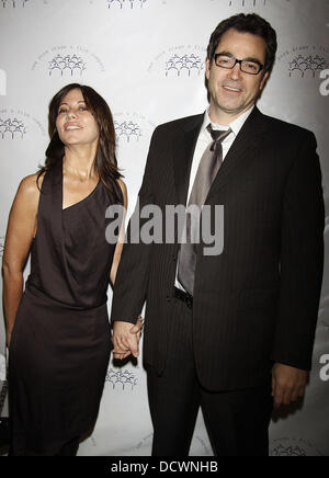 Leslie Urdang und Jon Tenney 2011 New Yorker Bühne und Film Winter Gala statt im The Plaza Hotel - Anreise.  New York City, USA - 04.12.11 Stockfoto