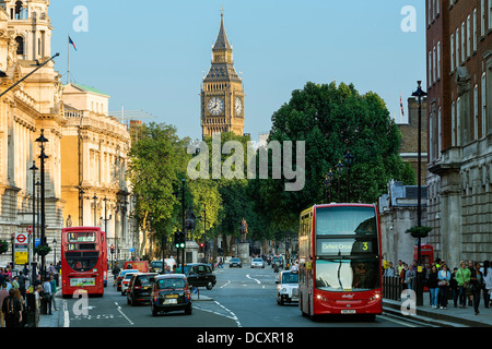 London, Big Ben und Whitehall vom Trafalgar Square Stockfoto