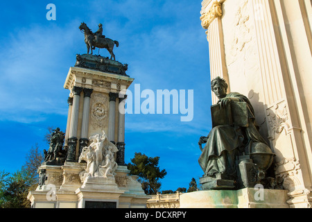 Madrid, Parque Del Buen Retiro, Alfonso XII Denkmal Stockfoto