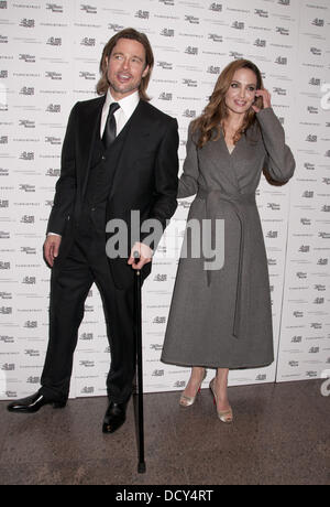 Brad Pitt und Angelina Jolie besucht ein special Screening von "In the Land of Blood and Honey" an den Holocaust Museum Washington DC, USA - 10.01.12 Stockfoto