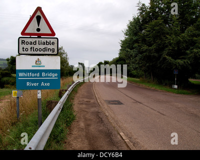 Whitford Brücke über den Fluss-Axt, Devon, UK 2013 Stockfoto