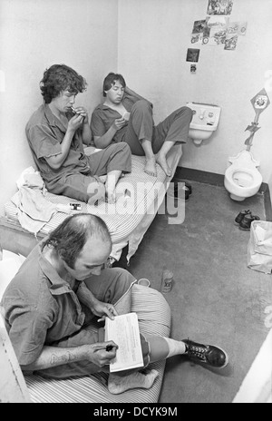 Insassen in überfüllten maximale Sicherheit Zellen in der Nähe von Santa Fe in New Mexico State Prison ca. 1979 Stockfoto