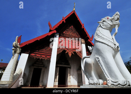 Tempel-Strukturen zeigen Lanna Einfluss in Nan Provinz im Norden von Thailand Stockfoto