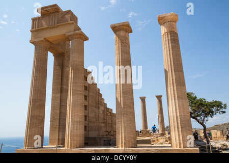 Dorischer Tempel der Athena Lindia, die Akropolis Lindos, Rhodos, Griechenland Stockfoto